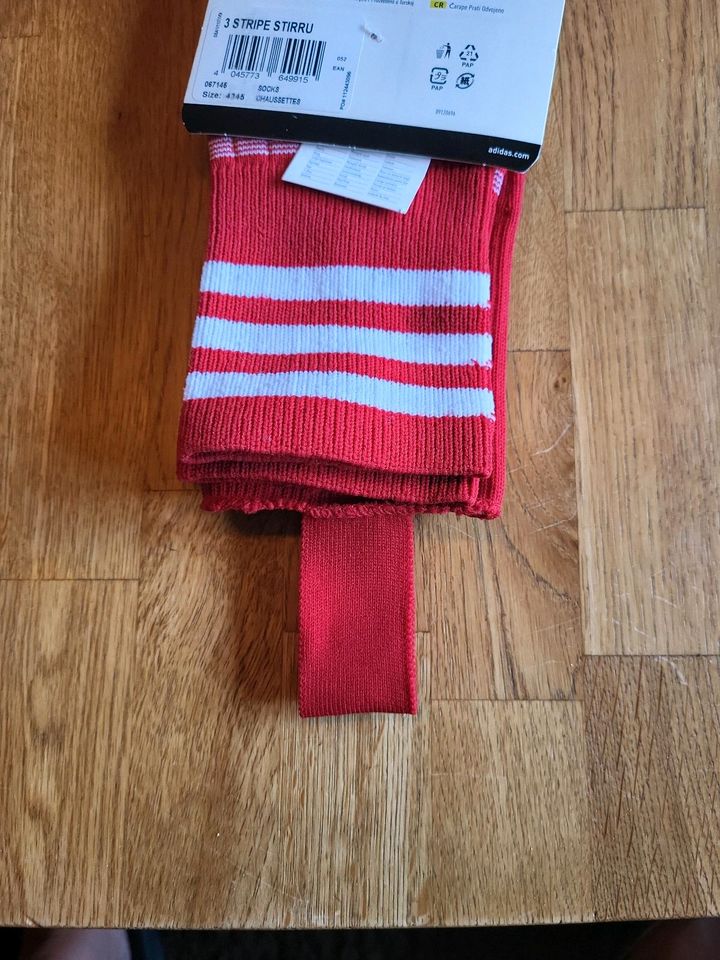 Adidas Fußball Socke Gr. 43-45 neu in Hilden