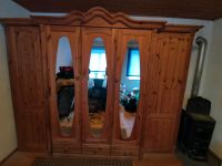 Schlafzimmer rustikal Holz Bett + Schrank + Kommode + 2 Nachtkäst Bayern - Mindelheim Vorschau