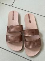 Ipanema Altrosa/rosegold Badeschlappen inkl. Versand per Warensen Nordrhein-Westfalen - Gladbeck Vorschau