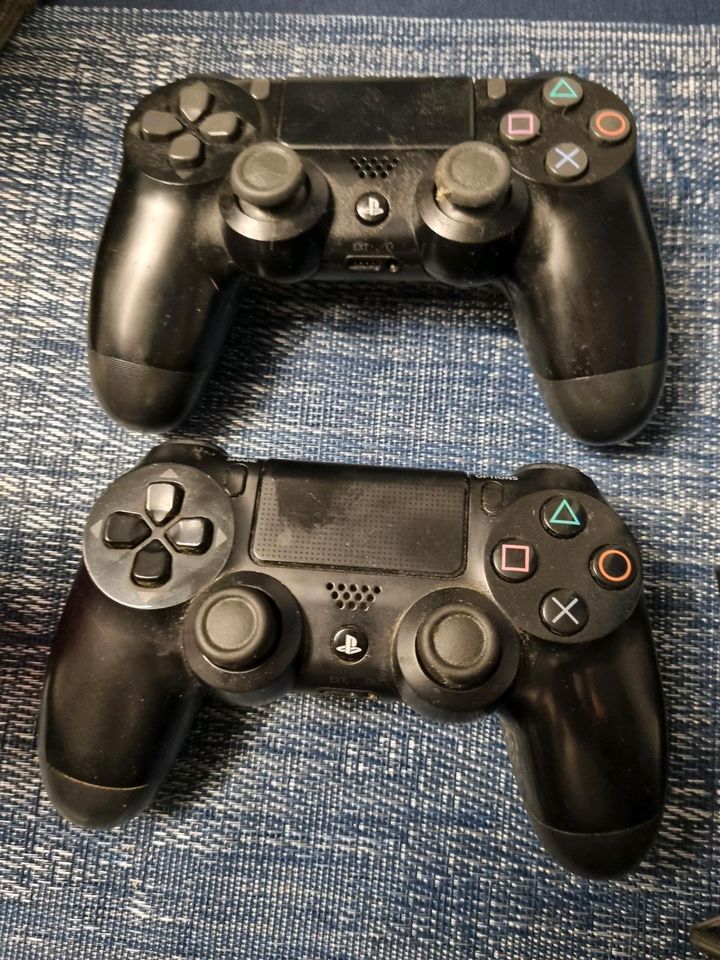 Playstation 4 Controller 2 Stück Original in Duisburg