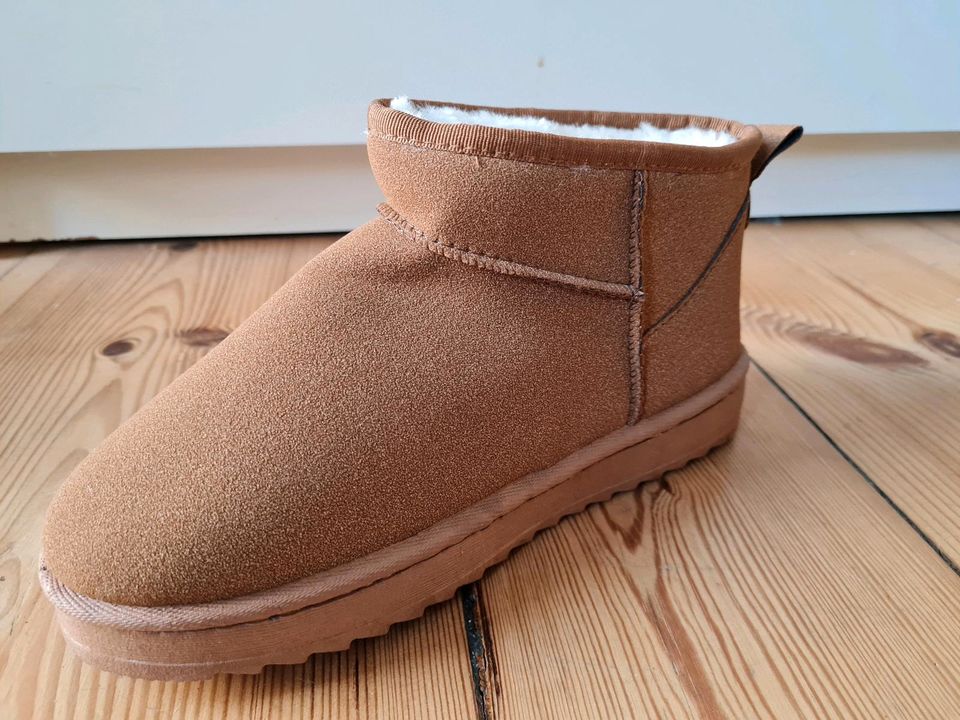 Boots / Winterstiefel / Damenschuh / Uggs Gr.39 NEU in Berlin