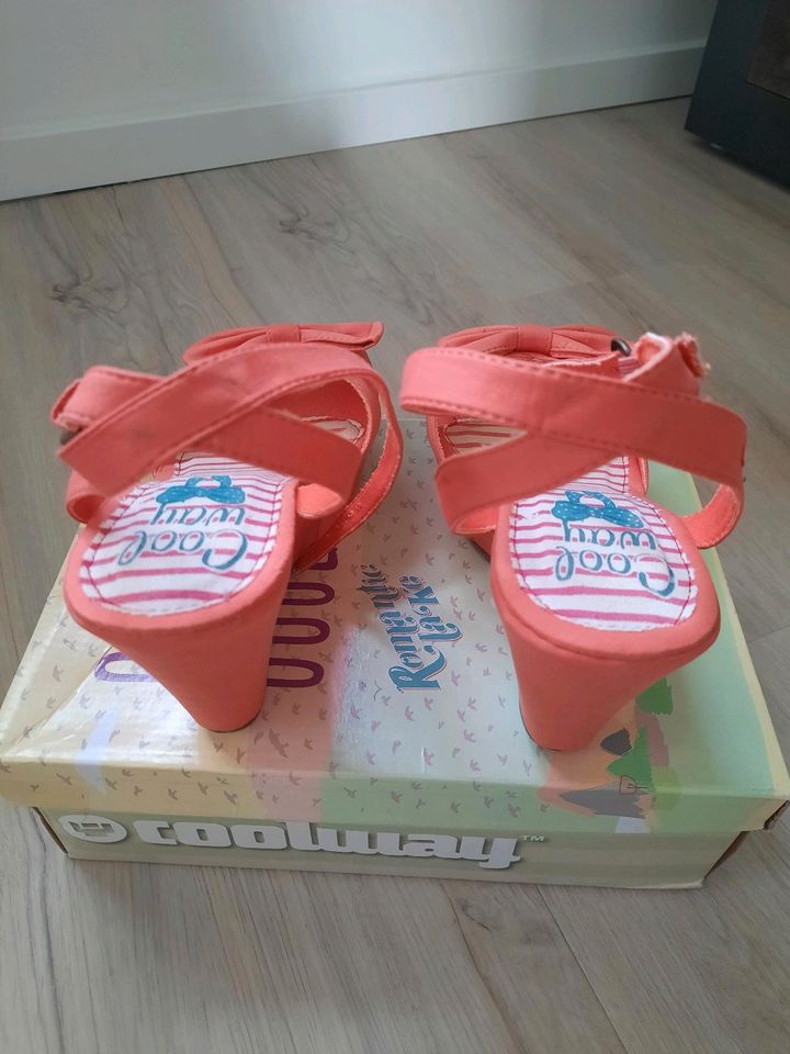 Coolway Keilsandalette Plateau korallenrot Keilabsatz, neu, 41 in Essen