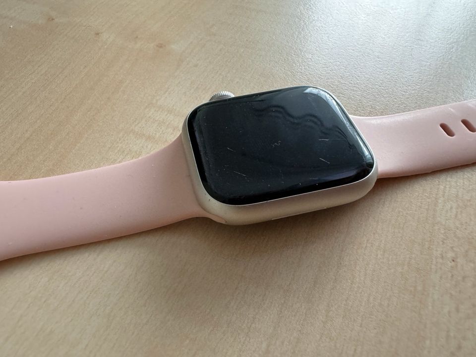 Apple Watch Series 6, 40mm in Nürtingen