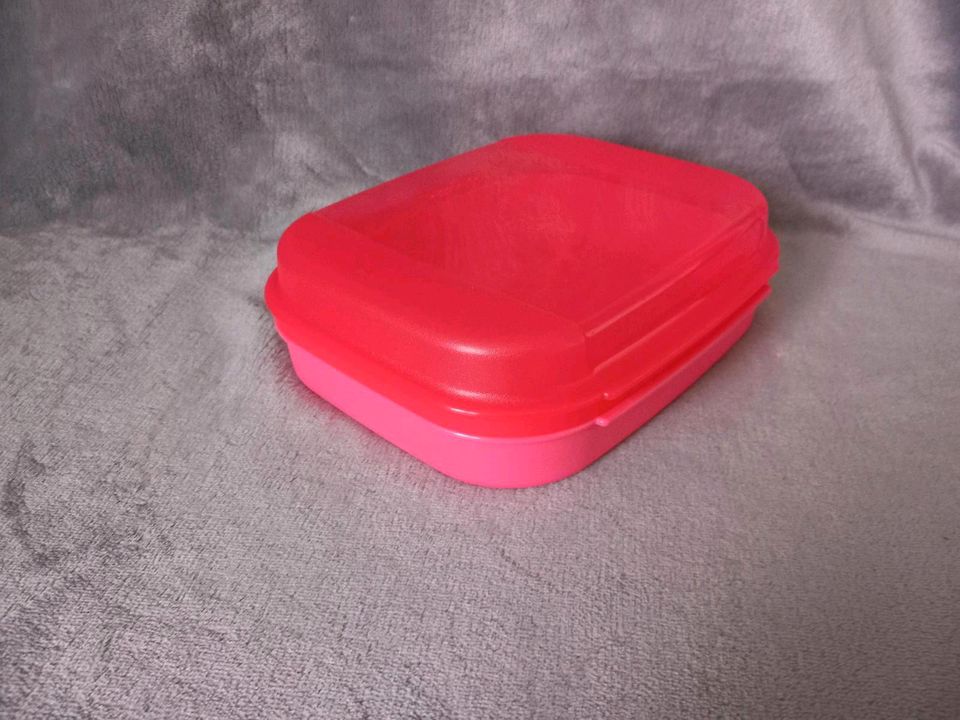 Tupperware / Tupper Naschkätzchen ovp Dose neu klappdose 1,1l rot in Kerken