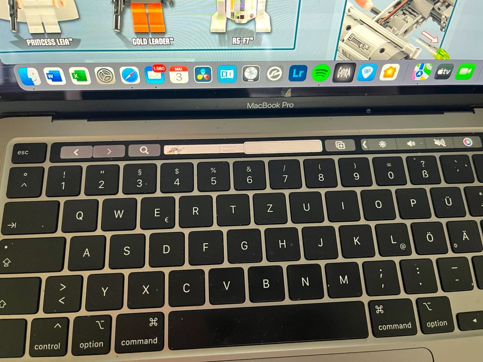 MacBook Pro 13, Apple in Speyer