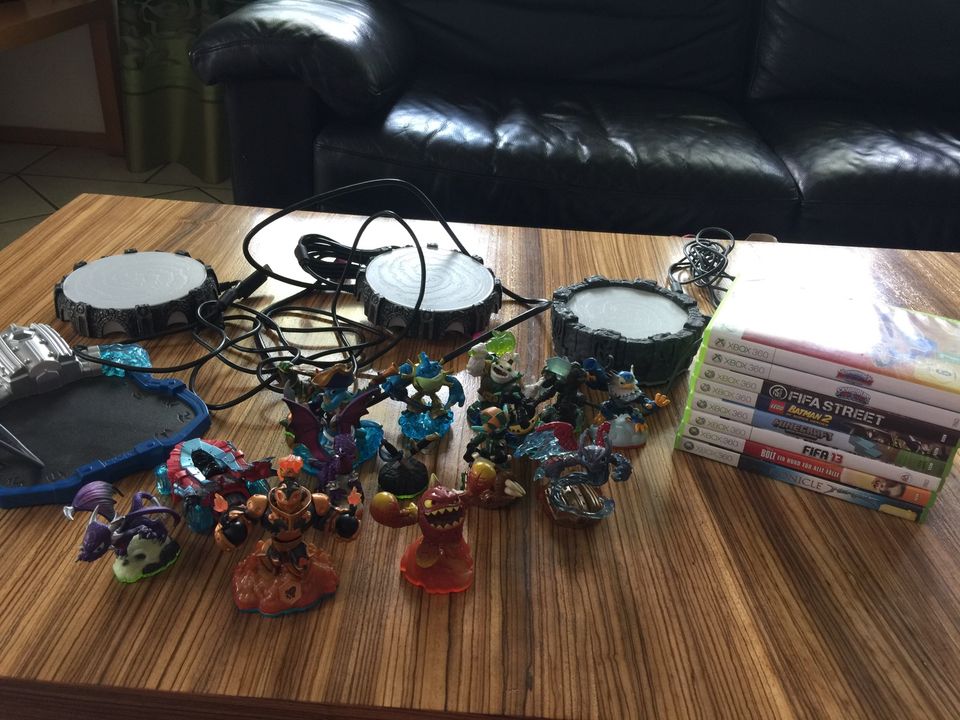 XBOX 360 4 Skylander Portale mit Skylanders Figuren + 10 Spiele in Versmold