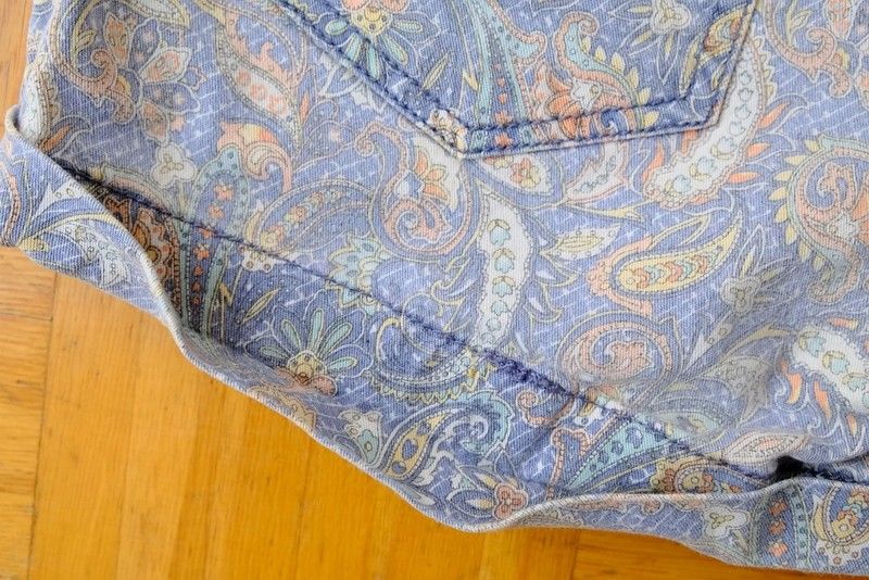 Bershka Hotpants Jeans Paisley Gr. 38 pastell in Leopoldshöhe