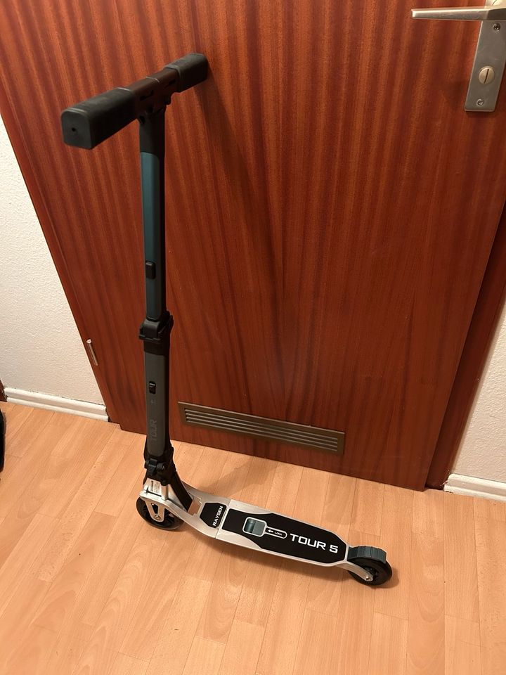 Klappbarer/Foldable Scooter wie neu! in Berlin