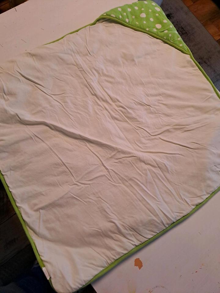 Einschlagdecke - Babydecke - Kinderwagendecke - Decke mit Kapuze in Traunstein