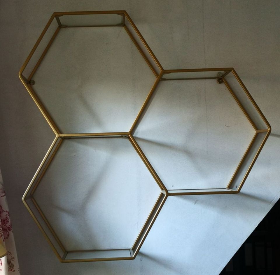 LEONIQUE Dekoratives WANDREGAL Metall "Hexagon" goldfarben (NP 60 in Stelle