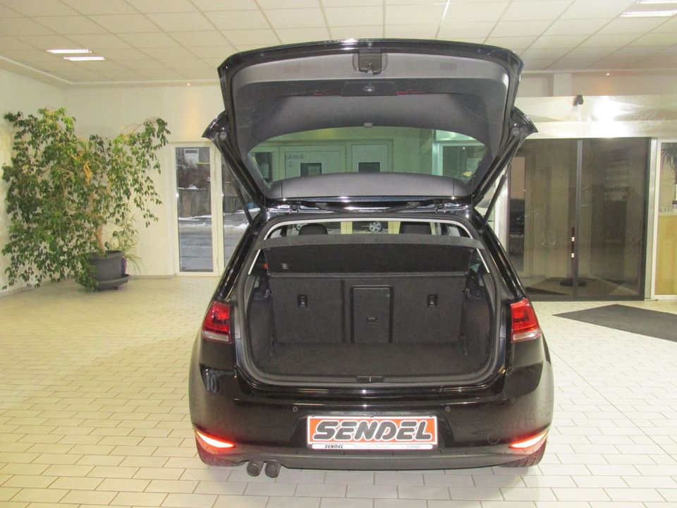 Volkswagen Golf VII Lim. High.MTL.RATE 168,00 € in Hof (Saale)