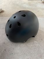 Helm schwarz Neuwertig skate inliner Fahrrad 55-58 cm Altona - Hamburg Blankenese Vorschau