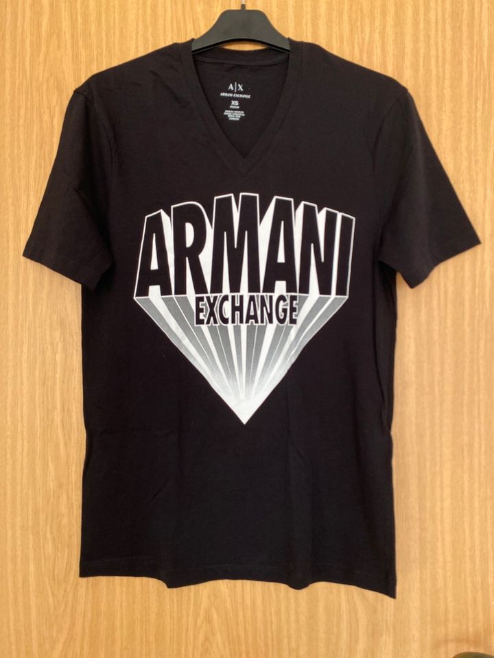 T-Shirt, Armani, Größe S in Berlin