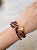 Armband lila Gold Anhänger Gummizug bijou Brigitte Perlen Berlin - Reinickendorf Vorschau