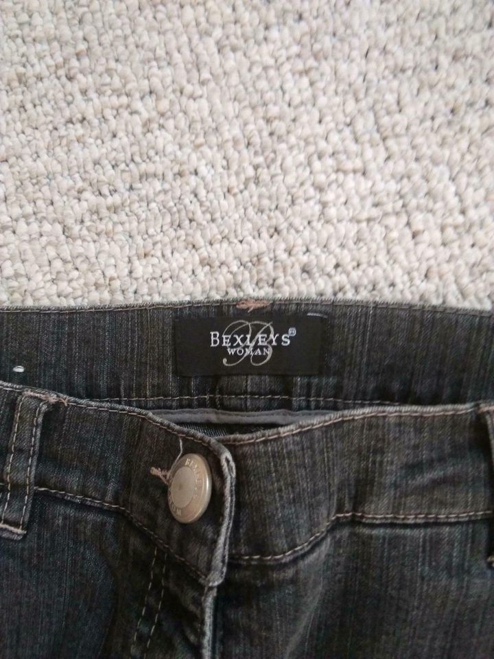 2 Damen Jeans, Gr. 32/34,, schwarz, anthrazitfarben. in Pansdorf