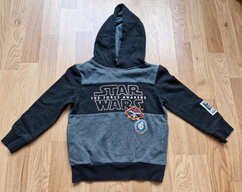 Star Wars Pulli, H&M, Gr. 110 / 116 in Mainz