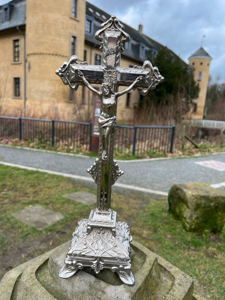 Kreuz Silber Jugendstil stehend groß religiöse Symbole sammeln in Datteln