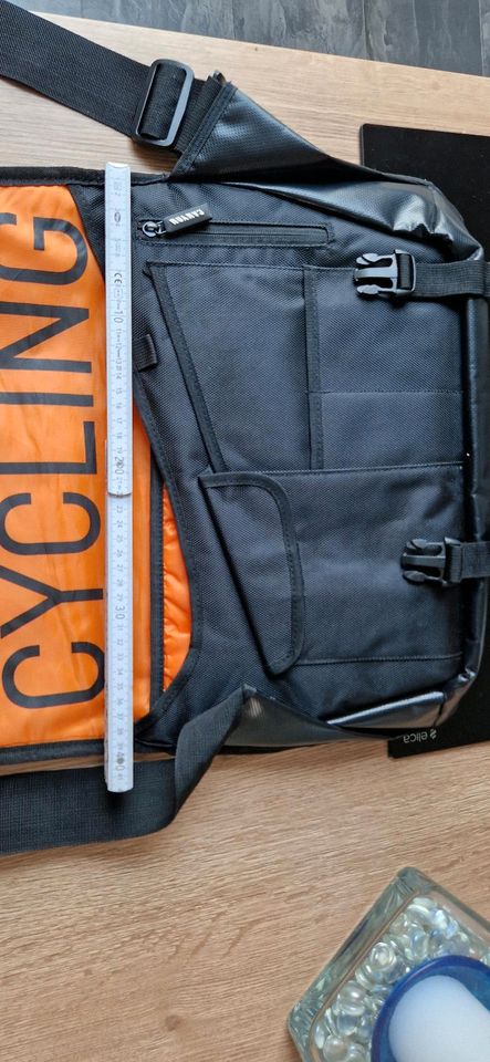 Canyon Laptop Tasche Kuriertasche in Usingen