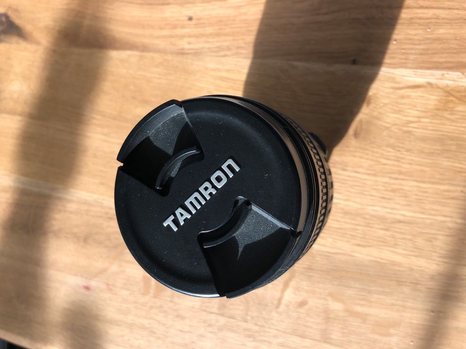 Tamron AF Objektiv 18–200 mm f/3,5–6,3 (IF) Makro A14 f. Nikon in Halle