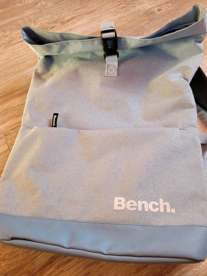 4 tlg.Taschenset ua mit adidas und Bench neuwertig in Stauchitz