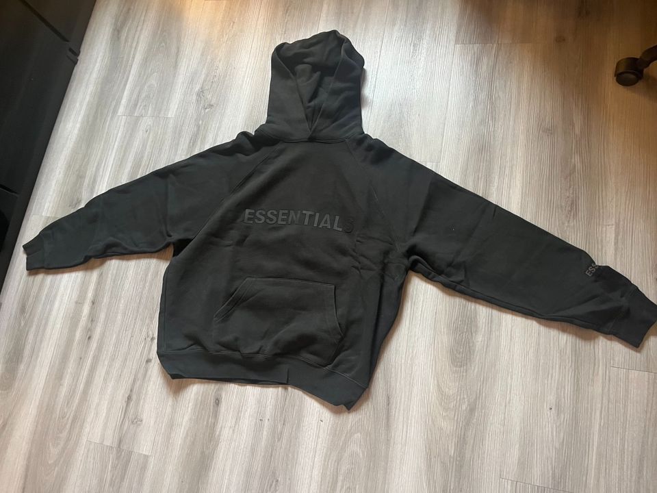 Essentials fear of god Hoodie M in Hamburg