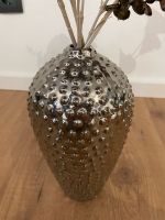 Vase Silber (mit Punkten/Kugeln, 3D), Höhe 25 cm Hessen - Butzbach Vorschau