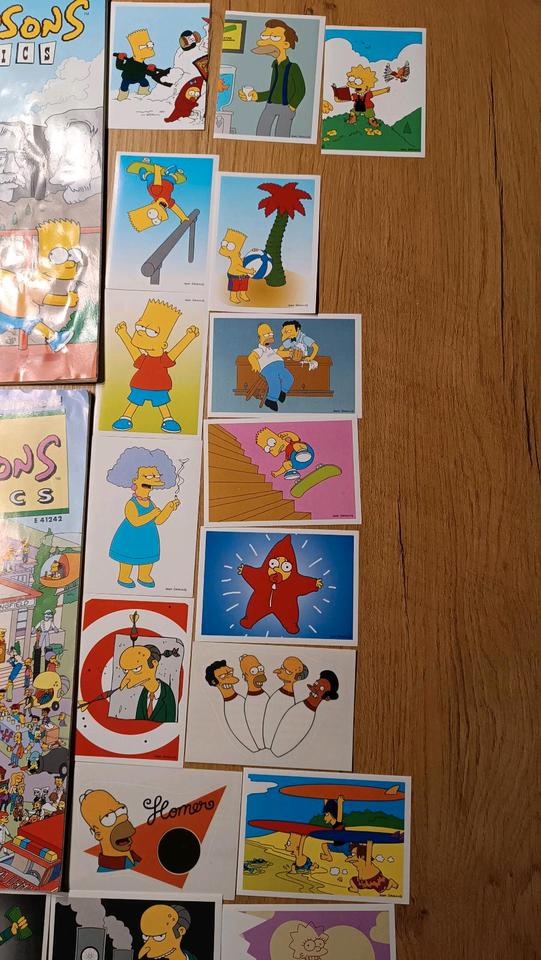 Simpsons Comics + 37 Stück Panini Sticker Jahr 2001 in Kiefersfelden