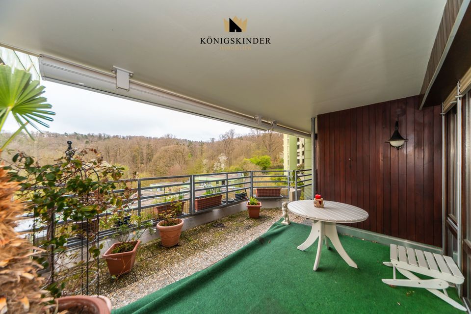 Sonnige 5-Zimmer-Wohnung mit großzügigen Terrassen in ruhiger Lage von Stuttgart-Botnang in Stuttgart