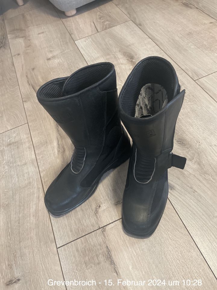 Nagelneu POLO Motorradstiefel Schuhe Boots Stiefel Gr. 39 Moped in  Nordrhein-Westfalen - Grevenbroich | eBay Kleinanzeigen ist jetzt  Kleinanzeigen