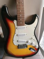 Weinberger E-Gitarre, Bogey Amp 20 W, Gurt, Kabel und Ständer Berlin - Marzahn Vorschau