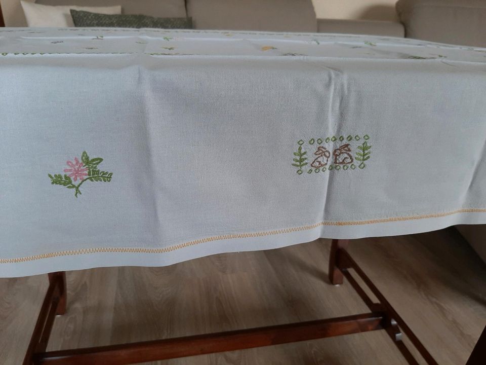 Ostertischdecke bestickt Tischdecke Decke Hasen Blumen Ostern in Neukieritzsch