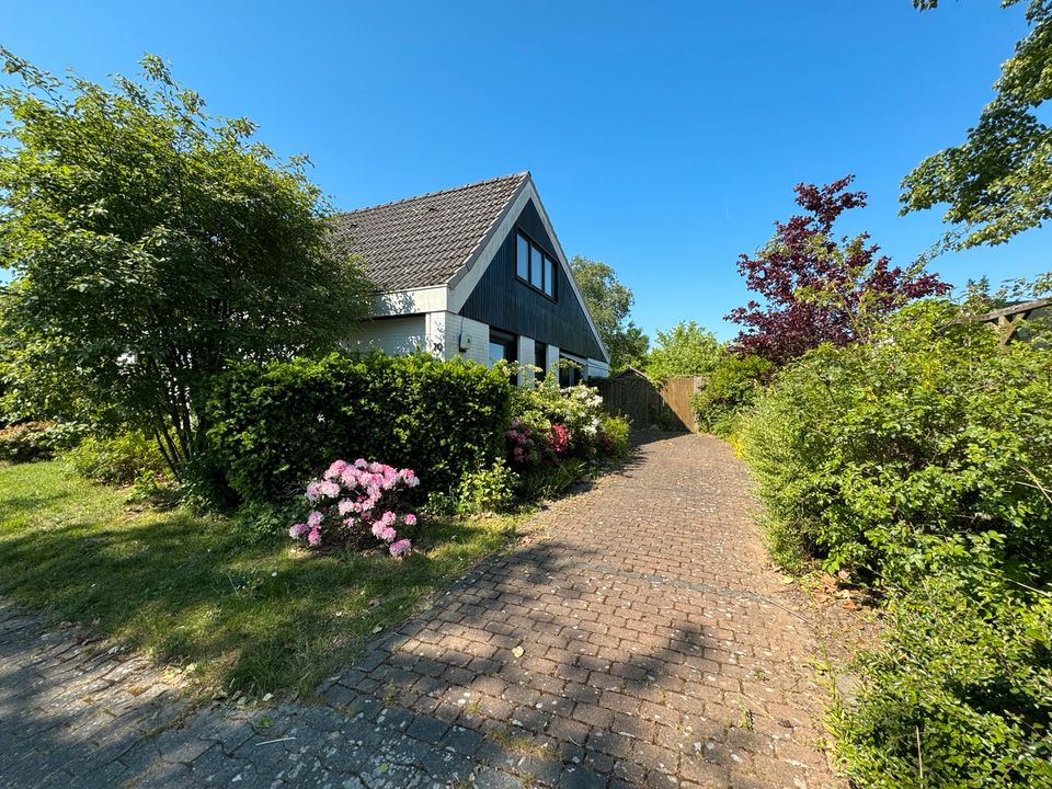 Großzügige Doppelhaushälfte mit Gartenparadies und Ausbaureserve in Isernhagen OT Lohne in Isernhagen