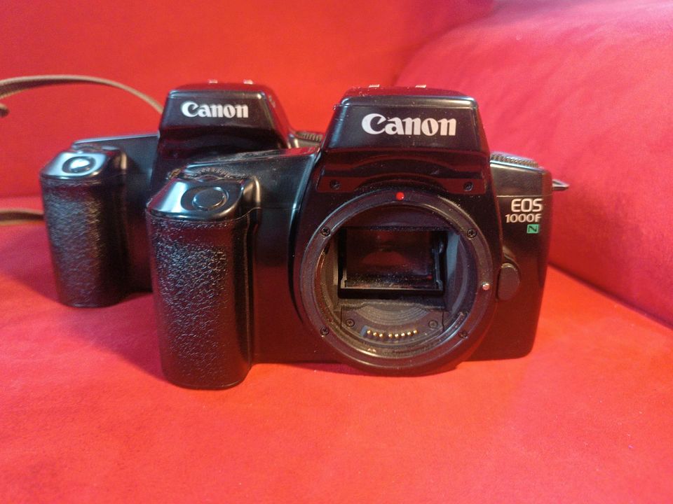 Konvolut oder einzeln: Canon EOS 1000 f+ EOS 600+EF Objektive in Prien