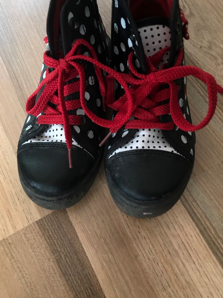 Minnie mouse Schuhe 28 Fleece sneakers Turnschuhe Mädchen in Radevormwald