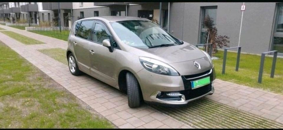 Renault Scenic III Bose Edition 1,6 Litr.-96 kw dCi in Berlin