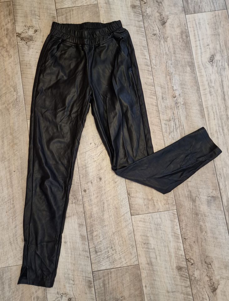 Damen Hose Lederlook Gr. S schwarz in Oberhausen