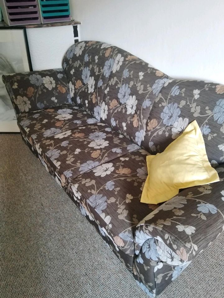 Ich biete ein kleines Sofa in Herscheid