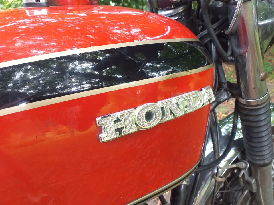 Honda 750 Four K2 in Holste