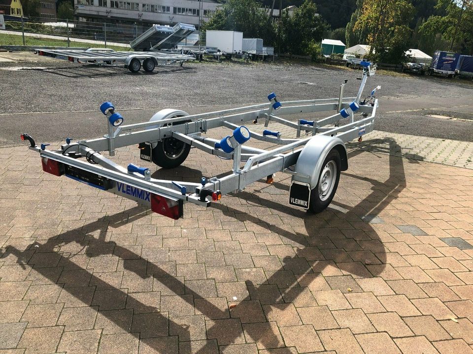 Vlemmix Bootstrailer Bootsanhänger für Boote bis 6,9m 1350-1800kg in Monzingen