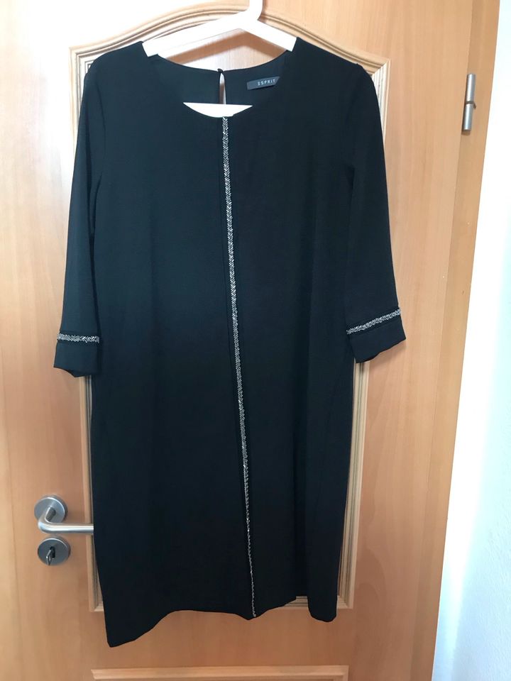 Esprit Kleid, Größe 38, schwarz mit silbernen Details in Frankfurt am Main