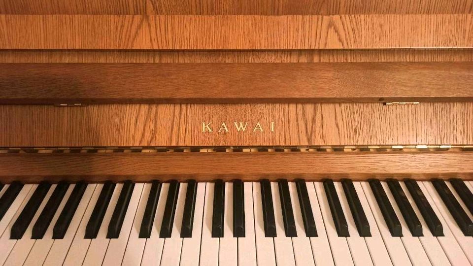 Klavier Kawai CE7 (vor etwa 5 Jahren überholt) in Dortmund