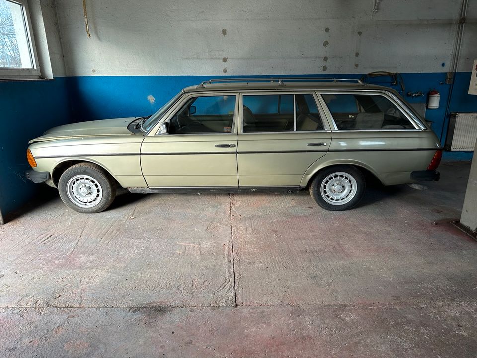 Mercedes W123 280TE  Airbag  5 Gang ABS in Friedland