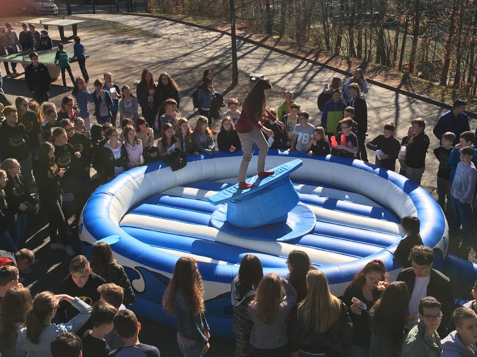 Bull Riding, Rodeo Reiten, Surfing Simulator mieten in Saarbrücken