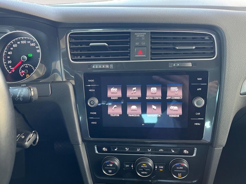 Volkswagen Golf VII Variant 1.6 TDIComfortline NAVI*CARPLAY in Dormagen