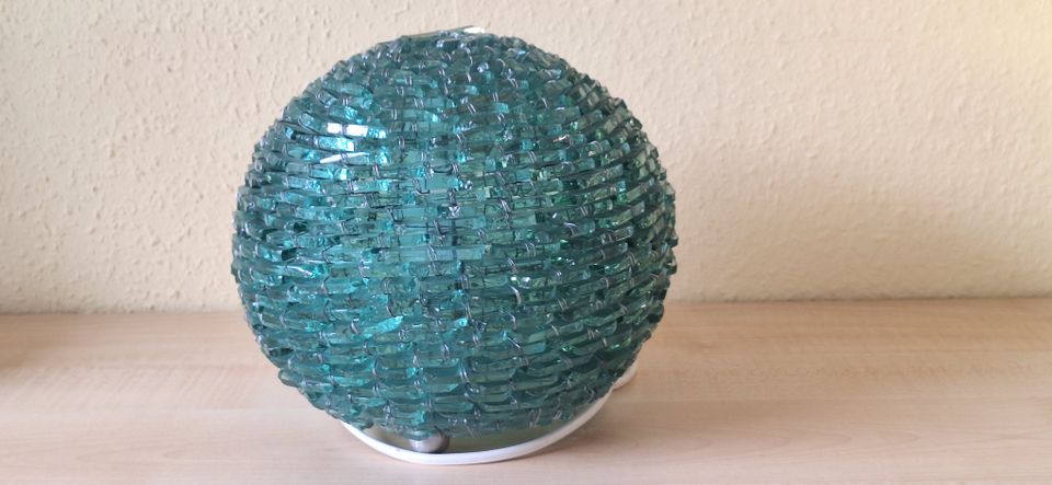 Design Tischlampen, Kugelform, handgefertigt aus grünem Glas in Füssen