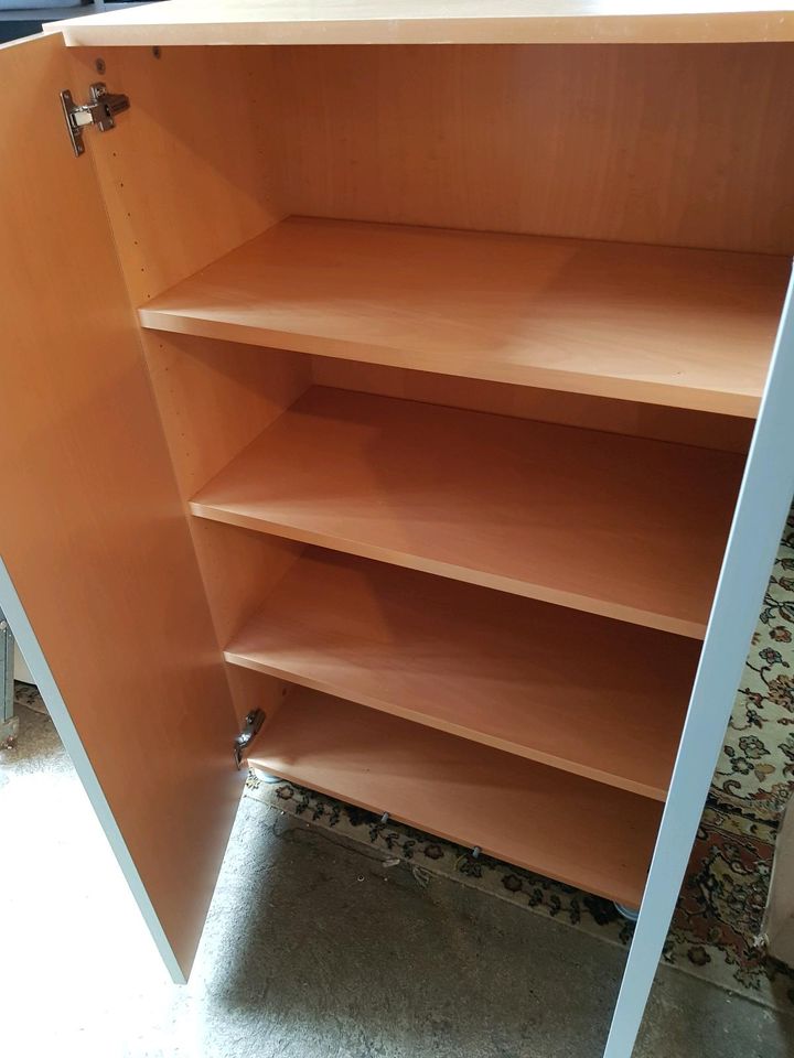 Schöne Kommode, kleiner Schrank in Detmold