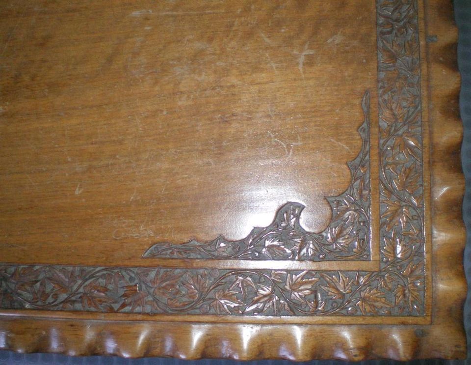 Antiker Wohnzimmer-Tisch - Rosenholz mit Verzierungen - Rarität in Ratingen