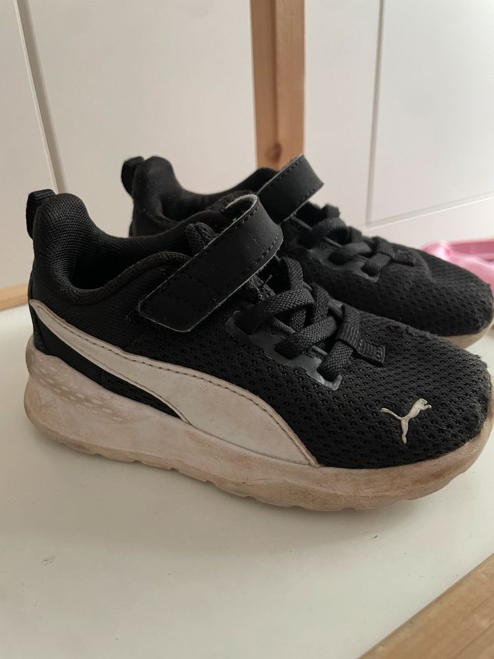 Puma Sportschuhe Gr 23,5 Kinder in Bottrop