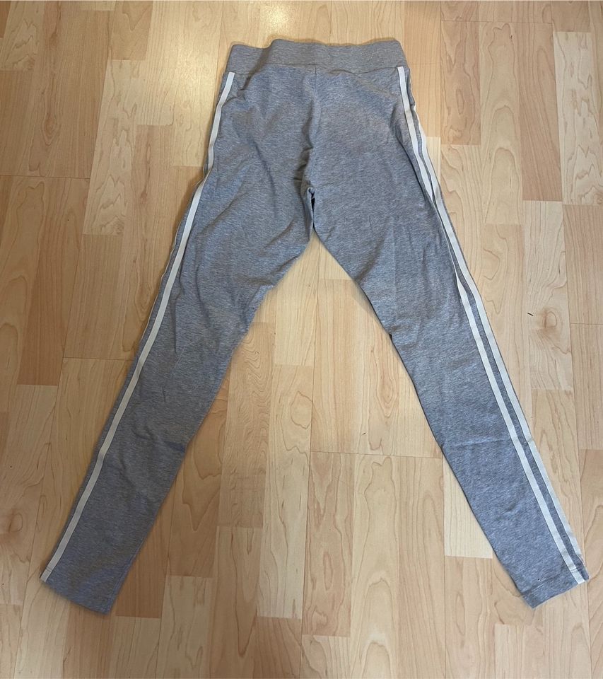 Sport Leggings • Adidas • grau • Gr.34 in Neu-Anspach