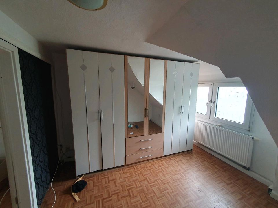 Kleiderschrank Schrank Schlafzimmer Spiegelschrank in Ratingen